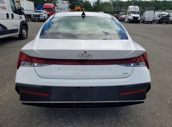 KMHLN4DJ2SU166259 2025 HYUNDAI ELANTRA White Вид ззаду