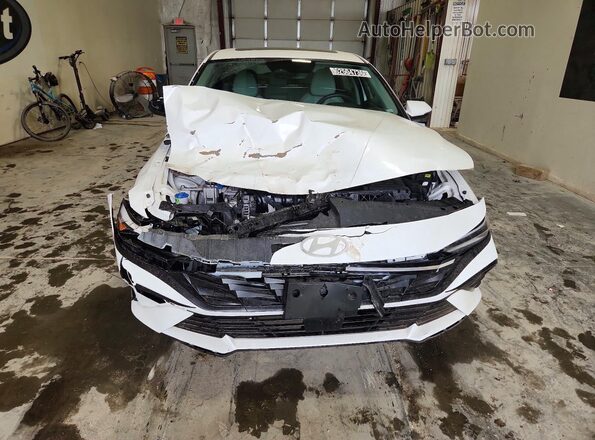 KMHLP4DG1SU033085 2025 HYUNDAI ELANTRA White Widok z przodu