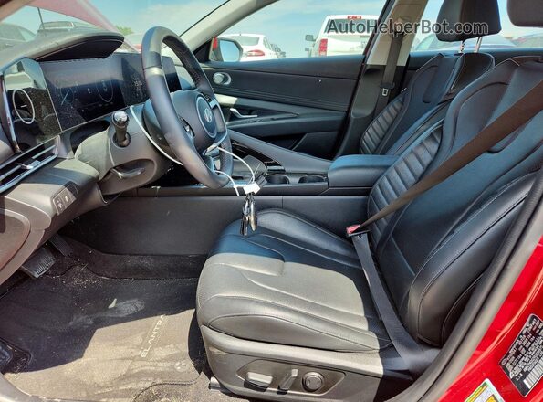 KMHLP4DG2RU838975 2024 HYUNDAI ELANTRA Бордовый Вид салона спереди