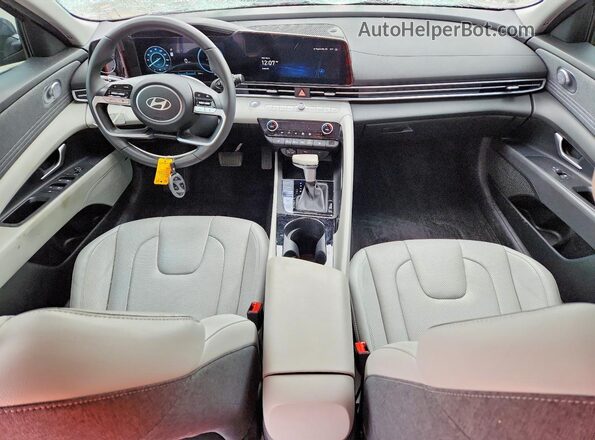 KMHLP4DG3SU935088 2025 HYUNDAI ELANTRA Gray Vista del salpicadero