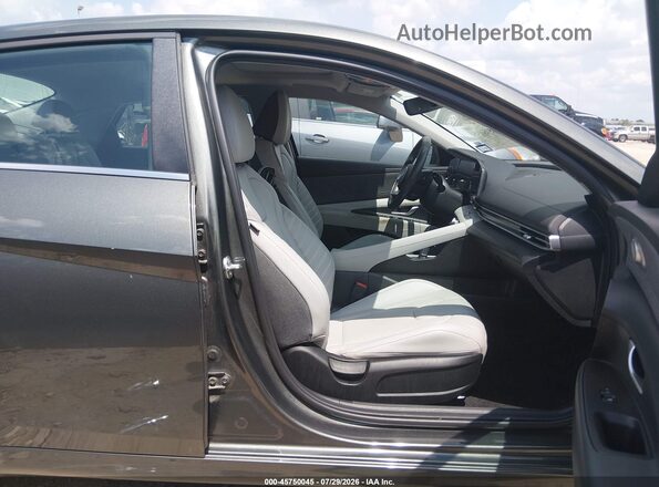 KMHLP4DG7SU005629 2025 HYUNDAI ELANTRA Серый Вид салона спереди