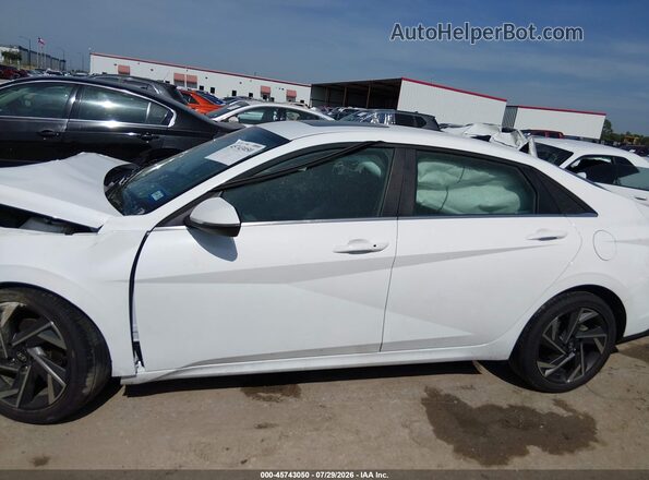 KMHLP4DGXTU154098 2026 HYUNDAI ELANTRA White Вид задньої частини салону