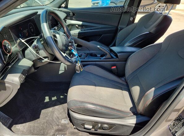 KMHLR4AF1PU587434 2023 HYUNDAI ELANTRA Gray Vista interior delantera