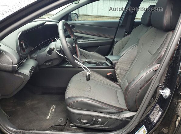 KMHLR4AF4PU515336 2023 HYUNDAI ELANTRA Черный Вид салона спереди