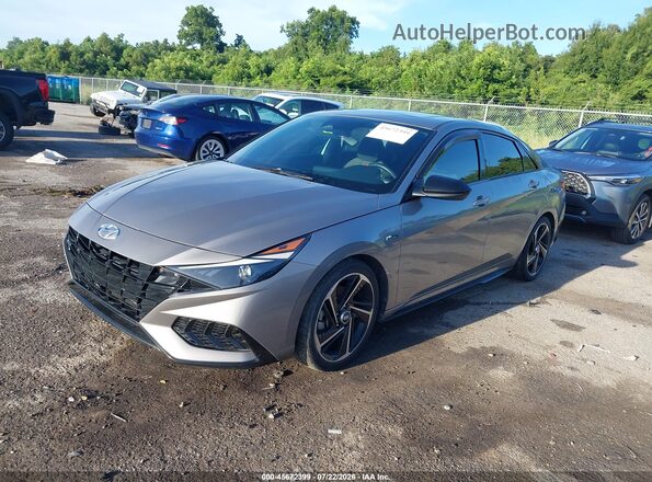 KMHLR4AF6PU621285 2023 HYUNDAI ELANTRA Silver წინა მარცხენა ხედი სამი მეოთხედიდან