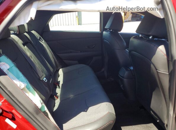 KMHLR4DF6RU813353 2024 HYUNDAI ELANTRA Red Widok tylnych siedzeń
