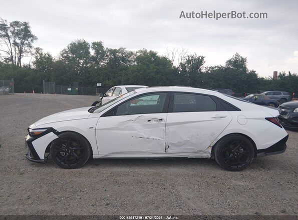 KMHLR4DF8SU953880 2025 HYUNDAI ELANTRA White 