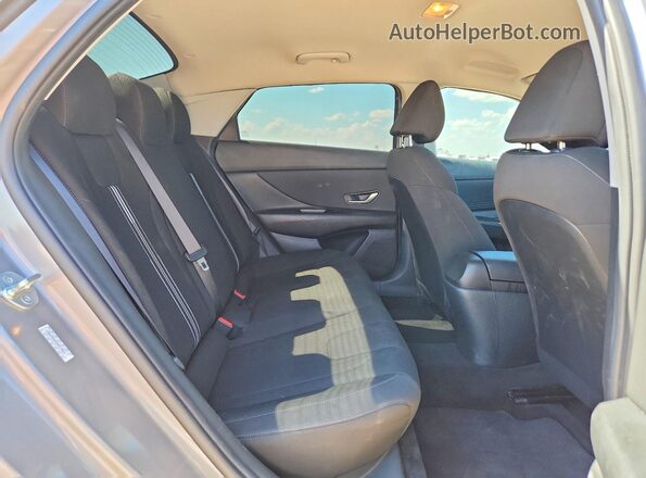 KMHLS4AG2PU624827 2023 HYUNDAI ELANTRA Silver Vista de los asientos traseros