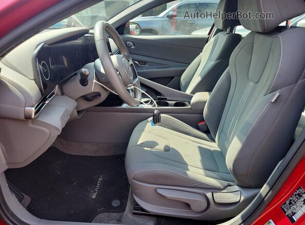 KMHLS4AG4PU459895 2023 HYUNDAI ELANTRA Красный Вид салона спереди