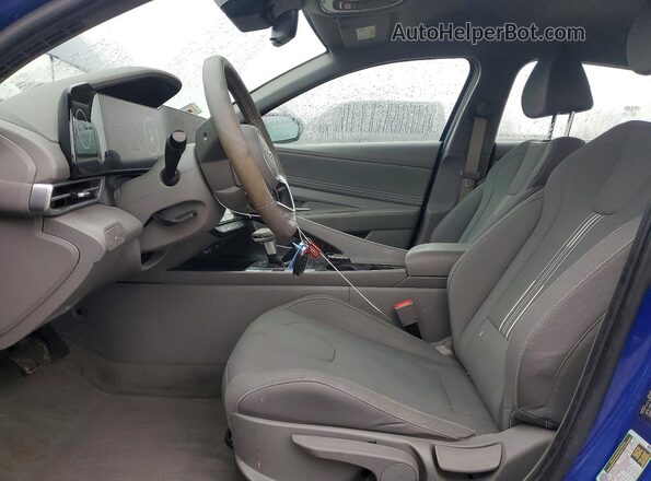 KMHLS4AG9PU565677 2023 HYUNDAI ELANTRA Blue წინა სალონის ხედი