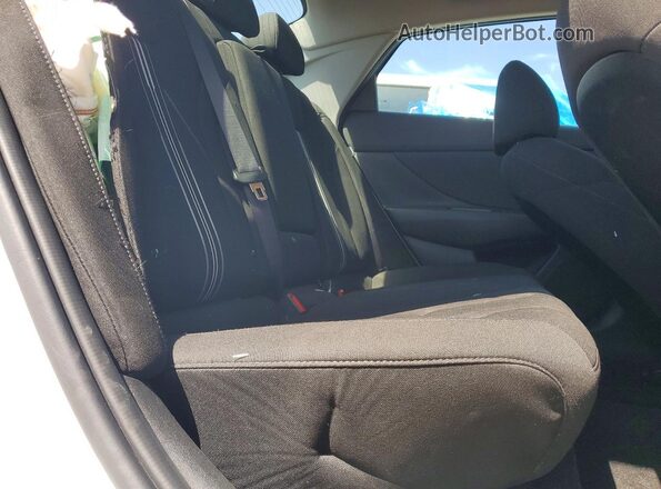 KMHLS4DG0SU931000 2025 HYUNDAI ELANTRA White Widok tylnych siedzeń