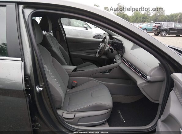 KMHLS4DG1RU664119 2024 HYUNDAI ELANTRA Серый Вид салона спереди