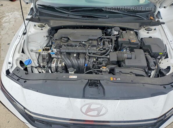 KMHLS4DG1SU031593 2025 HYUNDAI ELANTRA White Rear interior view