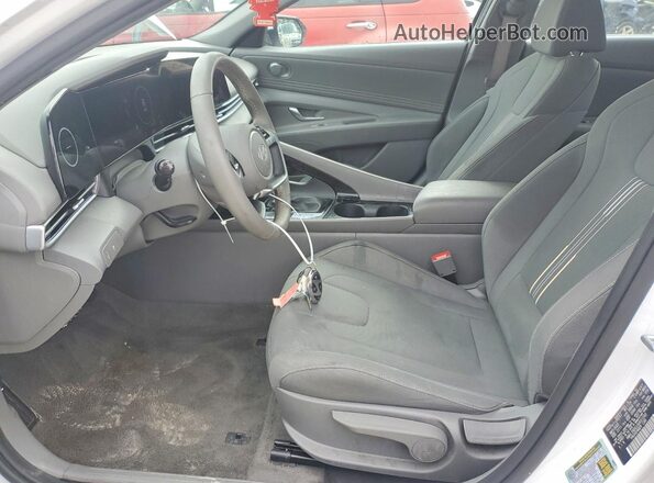 KMHLS4DG1SU031593 2025 HYUNDAI ELANTRA White Front interior view