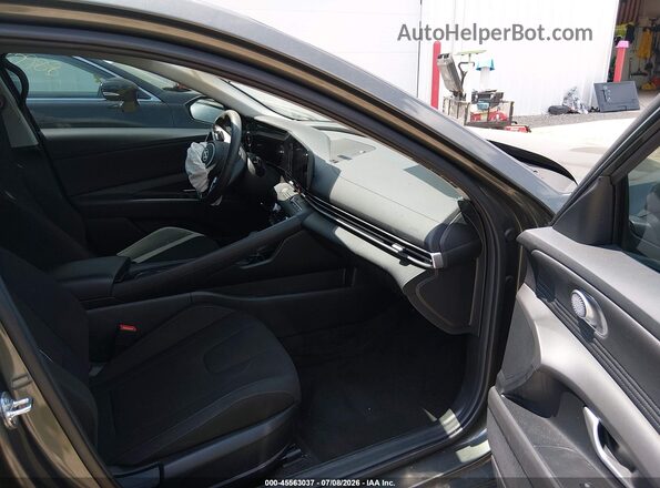 KMHLS4DG2RU779683 2024 HYUNDAI ELANTRA Gray Вид салону спереду