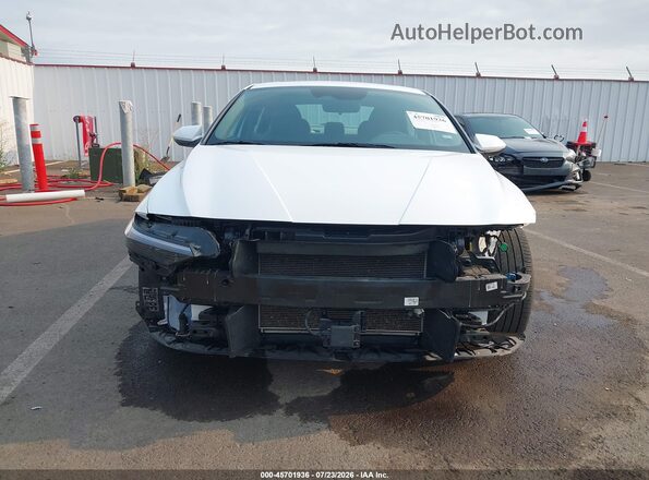 KMHLS4DG3SU998934 2025 HYUNDAI ELANTRA White Widok z przodu