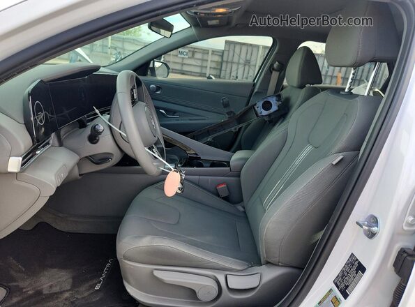 KMHLS4DG4RU851905 2024 HYUNDAI ELANTRA White Widok wnętrza z przodu