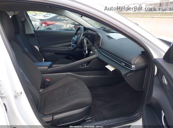 KMHLS4DG4SU860884 2025 HYUNDAI ELANTRA White Vista interior delantera