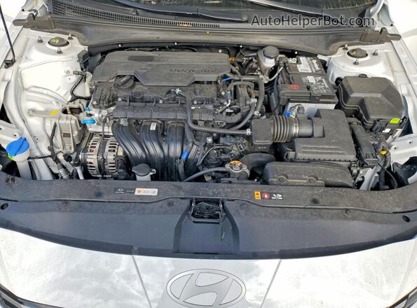 KMHLS4DG4SU946843 2025 HYUNDAI ELANTRA White Rear interior view
