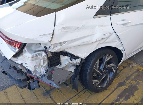 KMHLS4DG5RU802812 2024 HYUNDAI ELANTRA Белый Вид спереди