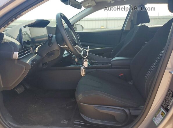 KMHLS4DG5SU973064 2025 HYUNDAI ELANTRA Silver Вид салону спереду