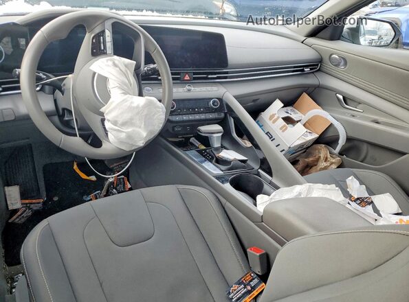 KMHLS4DG6SU949789 2025 HYUNDAI ELANTRA White Առջևի վահանակի տեսք