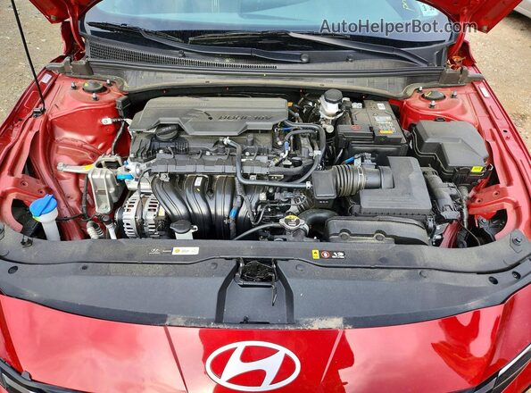 KMHLS4DG6SU970433 2025 HYUNDAI ELANTRA Red Widok wnętrza z tyłu