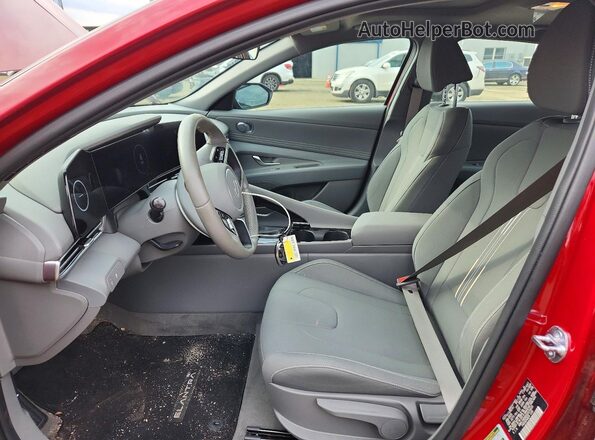 KMHLS4DG6SU970433 2025 HYUNDAI ELANTRA Red Widok wnętrza z przodu