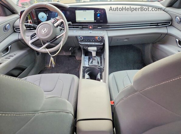 KMHLS4DG6SU970433 2025 HYUNDAI ELANTRA Red Widok deski rozdzielczej