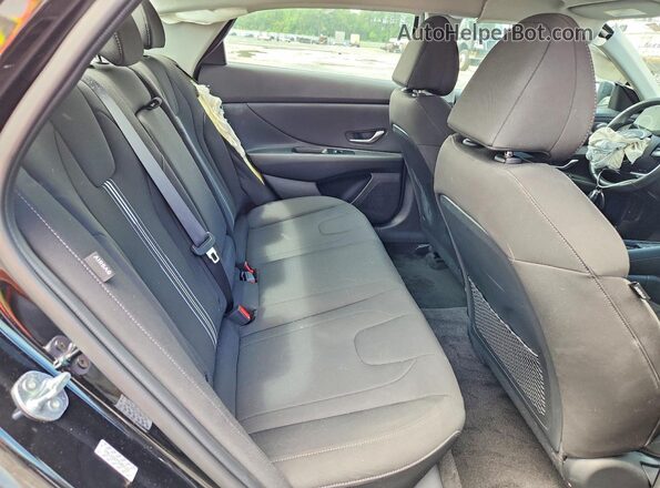 KMHLS4DG7SU854156 2025 HYUNDAI ELANTRA Gray Widok tylnych siedzeń