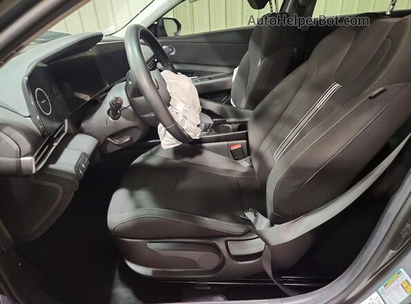 KMHLS4DG8RU699840 2024 HYUNDAI ELANTRA Серый Вид салона спереди