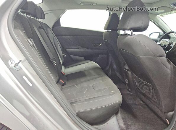 KMHLS4DG8SU890521 2025 HYUNDAI ELANTRA Gray Widok tylnych siedzeń