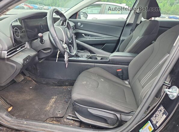 KMHLS4DG8SU918639 2025 HYUNDAI ELANTRA Черный Вид салона спереди