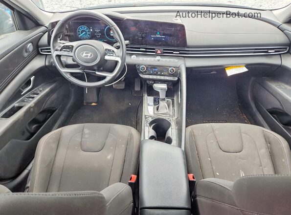 KMHLS4DG8SU918639 2025 HYUNDAI ELANTRA Черный Вид панели приборов