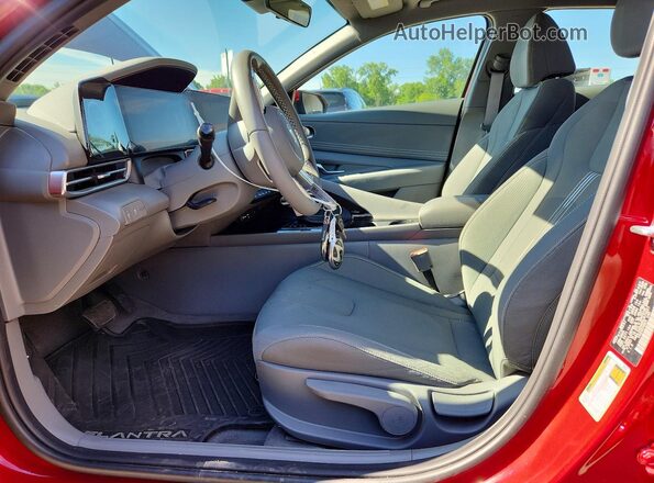 KMHLS4DG8SU975021 2025 HYUNDAI ELANTRA Red Vista interior delantera