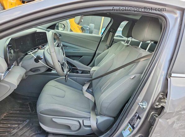 KMHLS4DG9RU670217 2024 HYUNDAI ELANTRA Silver Вид салону спереду