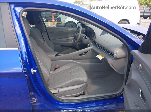 KMHLS4DG9RU838244 2024 HYUNDAI ELANTRA Blue Front interior view