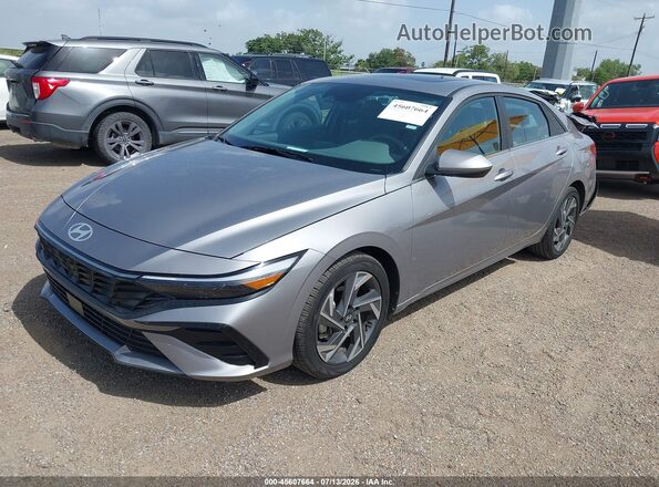 KMHLS4DG9SU921128 2025 HYUNDAI ELANTRA Silver Vista tres cuartos delantera izquierda