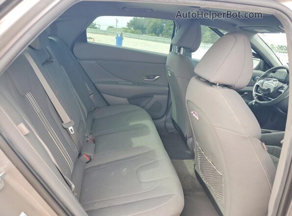 KMHLS4DGXRU681971 2024 HYUNDAI ELANTRA Silver Вид задніх сидінь