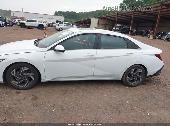 KMHLS4DGXSU871419 2025 HYUNDAI ELANTRA White Widok wnętrza z tyłu