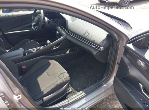 KMHLS4DGXSU937502 2025 HYUNDAI ELANTRA Серый Вид салона спереди