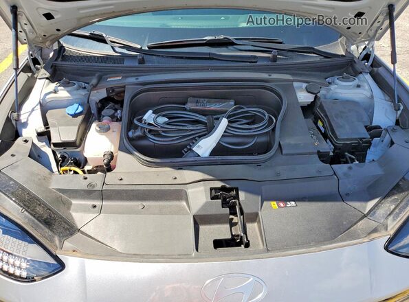 KMHM34AA6PA048836 2023 HYUNDAI IONIQ Silver Widok wnętrza z tyłu