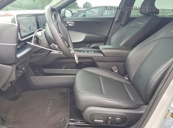 KMHM34AAXRA058076 2024 HYUNDAI IONIQ Silver Вид салону спереду