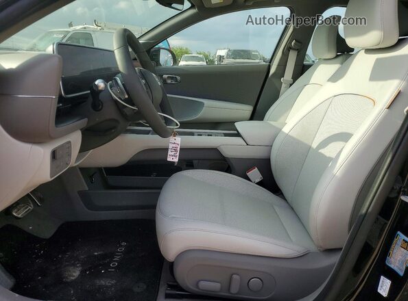 KMHM54AA2SA095865 2025 HYUNDAI IONIQ Black Widok wnętrza z przodu