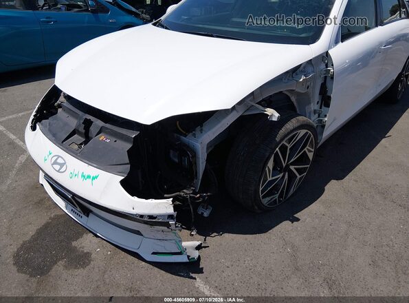 KMHM54AA7RA061740 2024 HYUNDAI IONIQ 6 White Front view