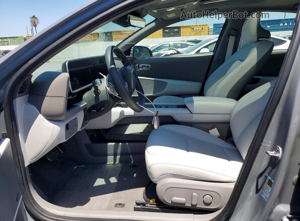 KMHM54AA8PA045768 2023 HYUNDAI IONIQ Gray Vista interior delantera