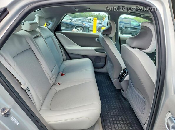 KMHM54AAXPA040572 2023 HYUNDAI IONIQ Серебряный Вид задних сидений