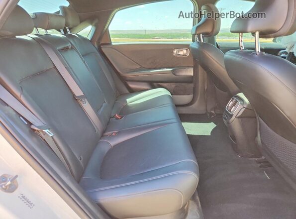 KMHM54AC9RA079478 2024 HYUNDAI IONIQ White Widok tylnych siedzeń