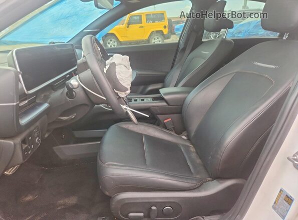 KMHM54AC9RA079478 2024 HYUNDAI IONIQ White Widok wnętrza z przodu