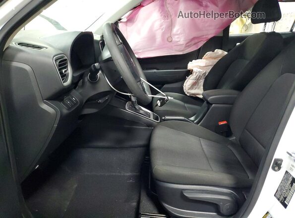 KMHRB8A32SU364825 2025 HYUNDAI VENUE White წინა სალონის ხედი